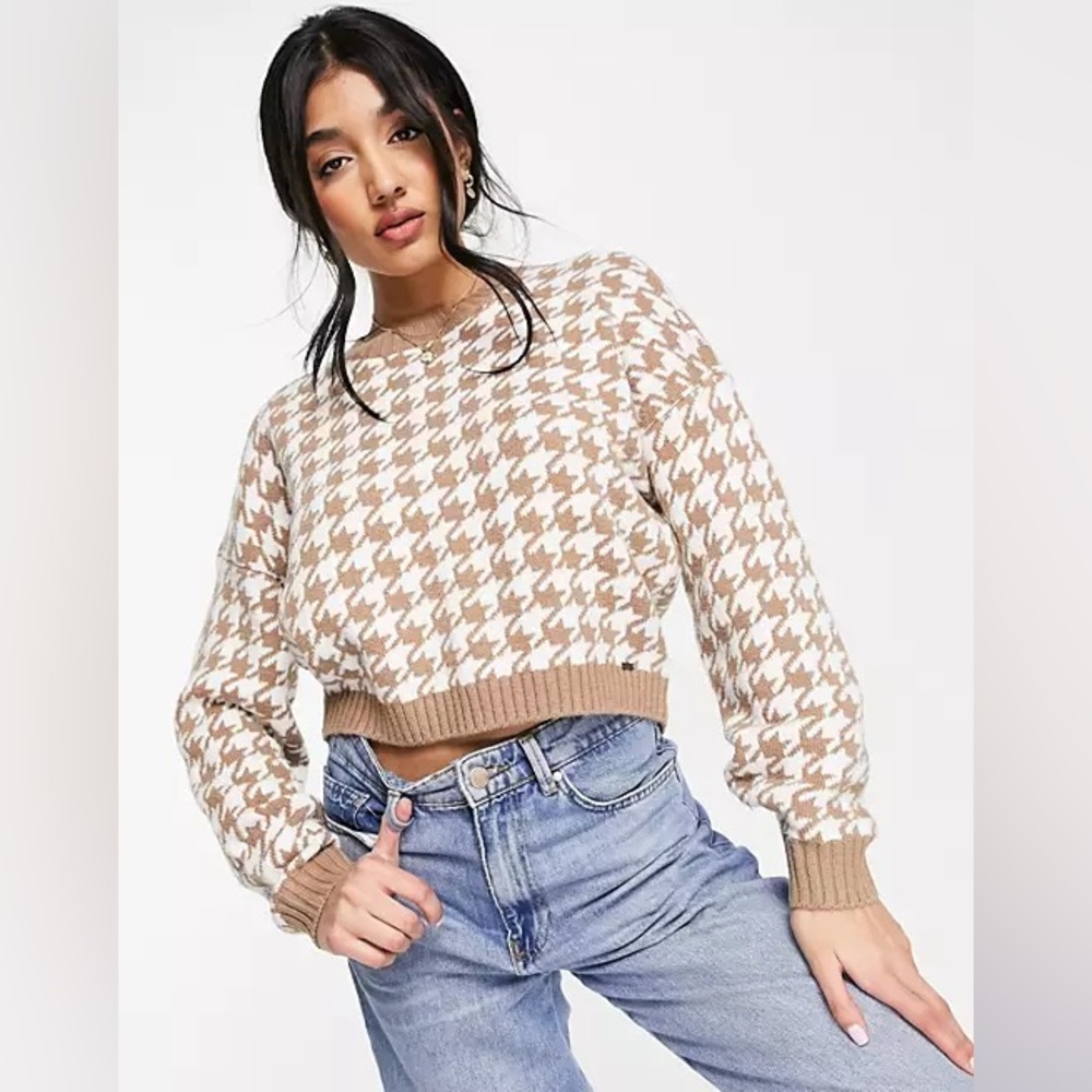 Hollister Brown and White Houndstooth Sweater